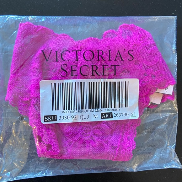 SET OF 3 New Victoria’s Secret The Lacie Thong Panties Set - Picture 7 of 7